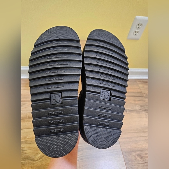 Dr. Martens VOSS WOMEN'S LEATHER STRAP PLATFORM SANDALS, size US 9 - Picture 6 of 12